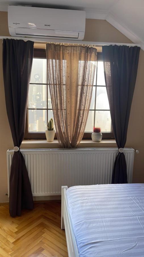 Guesthouse 12A Prishtinë Ngoại thất bức ảnh