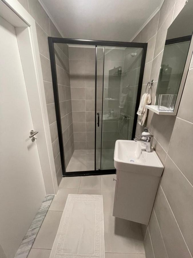Guesthouse 12A Prishtinë Ngoại thất bức ảnh
