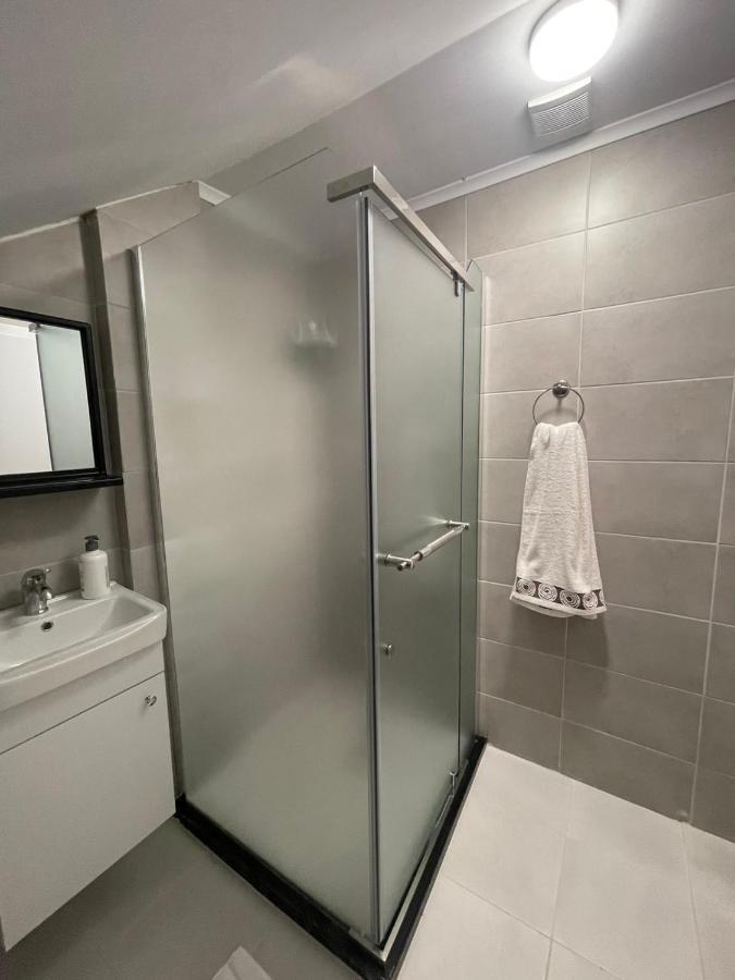 Guesthouse 12A Prishtinë Ngoại thất bức ảnh