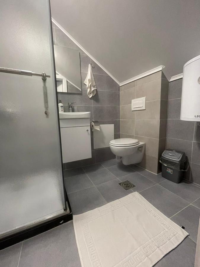 Guesthouse 12A Prishtinë Ngoại thất bức ảnh