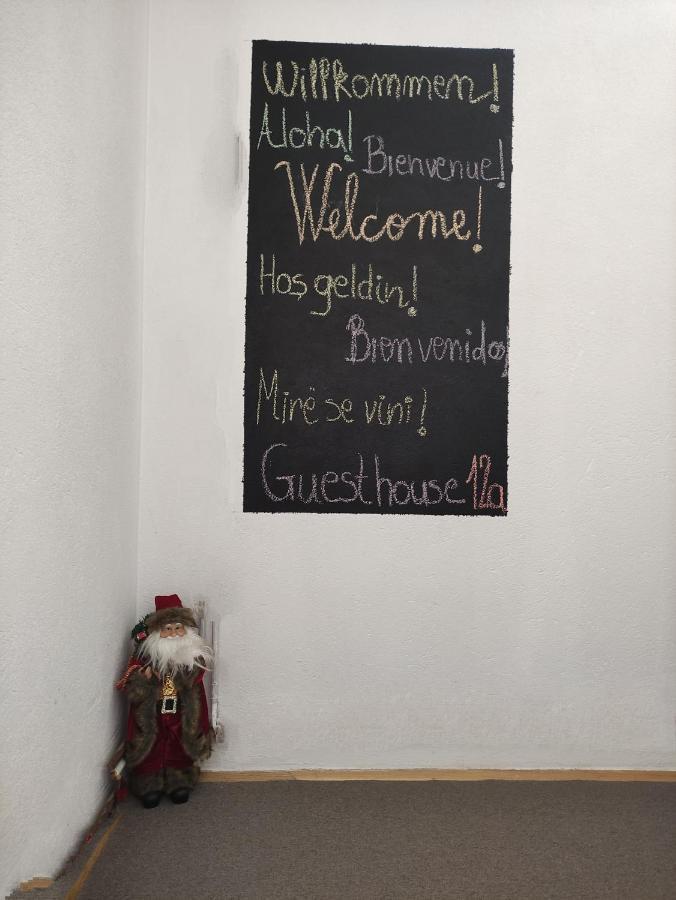 Guesthouse 12A Prishtinë Ngoại thất bức ảnh